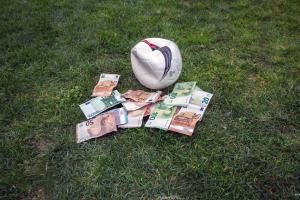 Les clubs français vont pouvoir commencer à faire leurs emplettes.