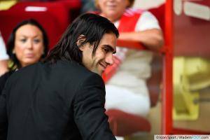Radamel Falcao (AS Monaco) sera éloigné des terrains pendant plusieurs semaines.