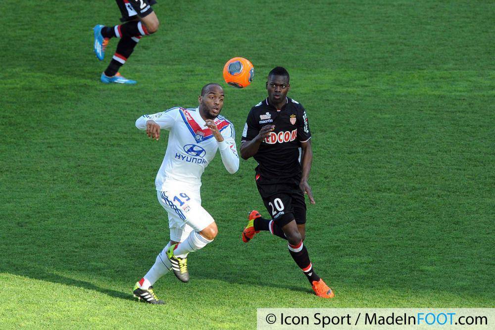 Isimat-Mirin est prêté pour la saison 2014-2015 au PSV Eindhoven