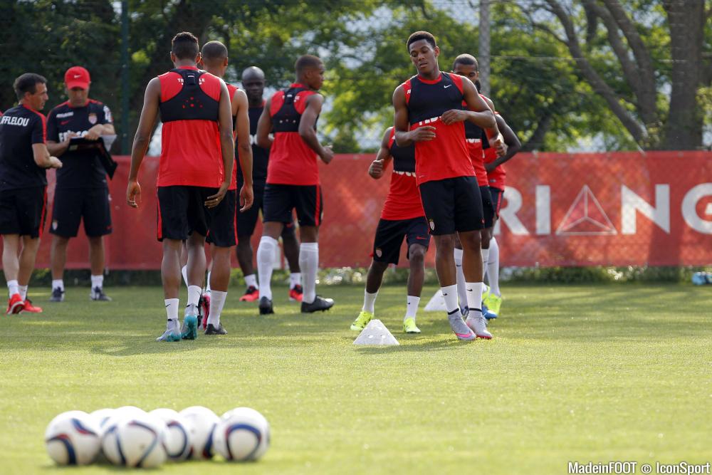 Anthony Martial est accueilli comme un Prince à Manchester...