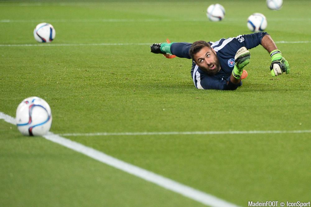 Salvatore Sirigu (PSG) figurerait sur les tablettes de l'AS Monaco.