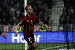 Valère Germain célébrant un but