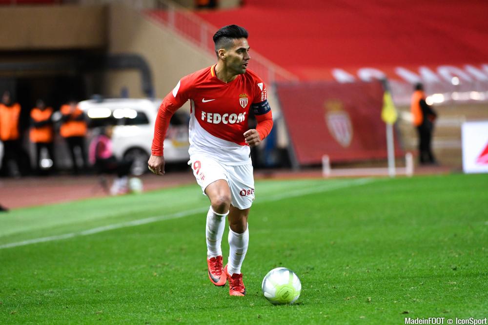 Milan envisagerait un échangé André Silva-Falcao