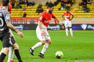 Joao Moutinho est sorti sur civière.