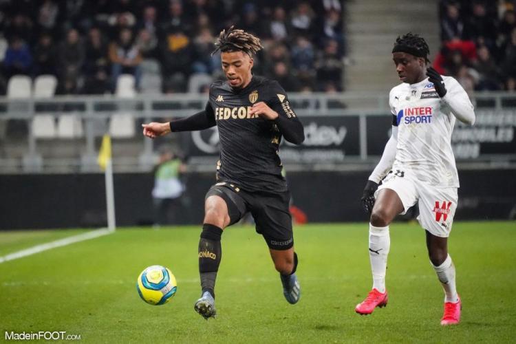 Officiel - Henrichs signe définitivement à Leipzig