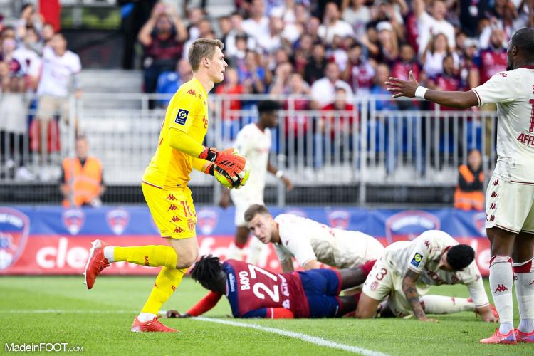 AS Monaco - Une séance de tirs au but face au PSV ? Alexander Nübel évoque cette possibilité