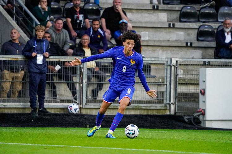 Équipe de France Espoirs - Les Bleuets de Soungoutou Magassa et Maghnes Akliouche, titulaires, accrochés face à la Slovénie U21