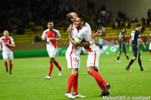 Falcao savoure