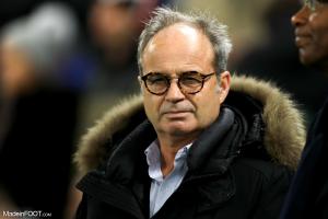Luis Campos proche des terrains