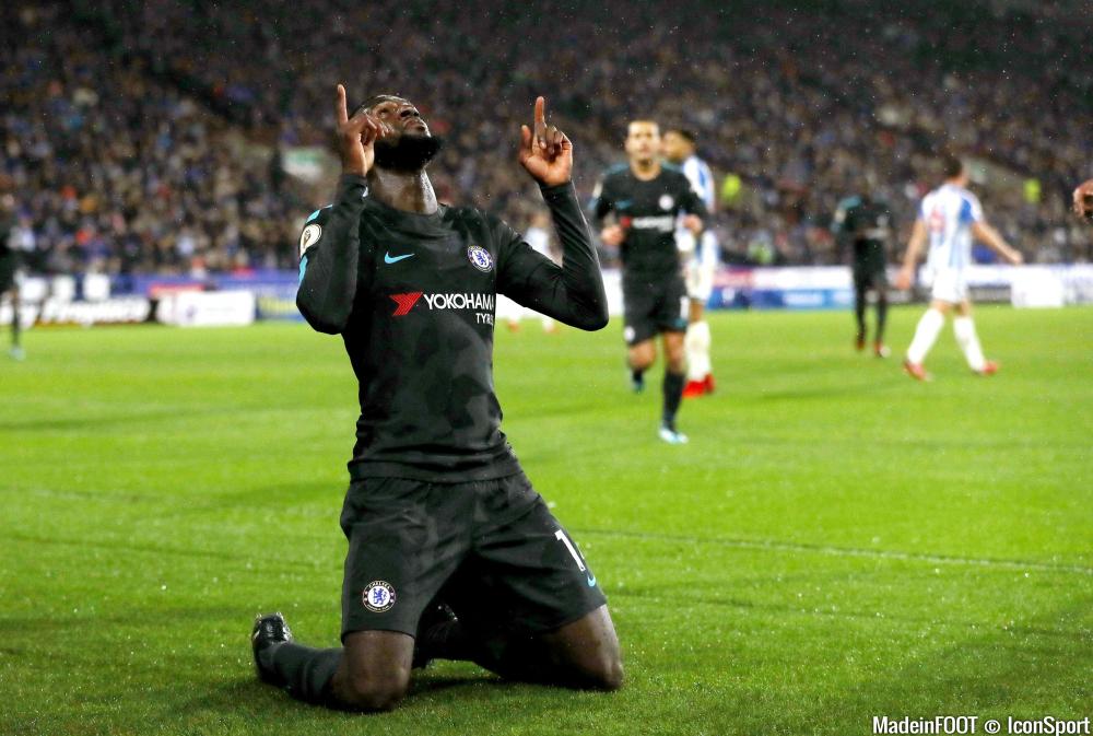 Bakayoko s'engage avec le Milan AC.